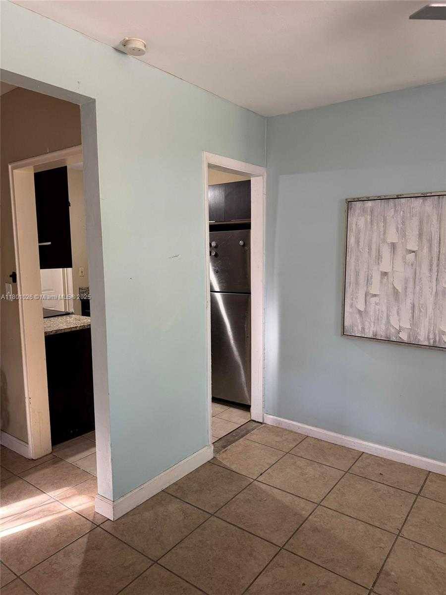 Small Image of 755 NORTH WEST 126TH ST, North Miami Number 4