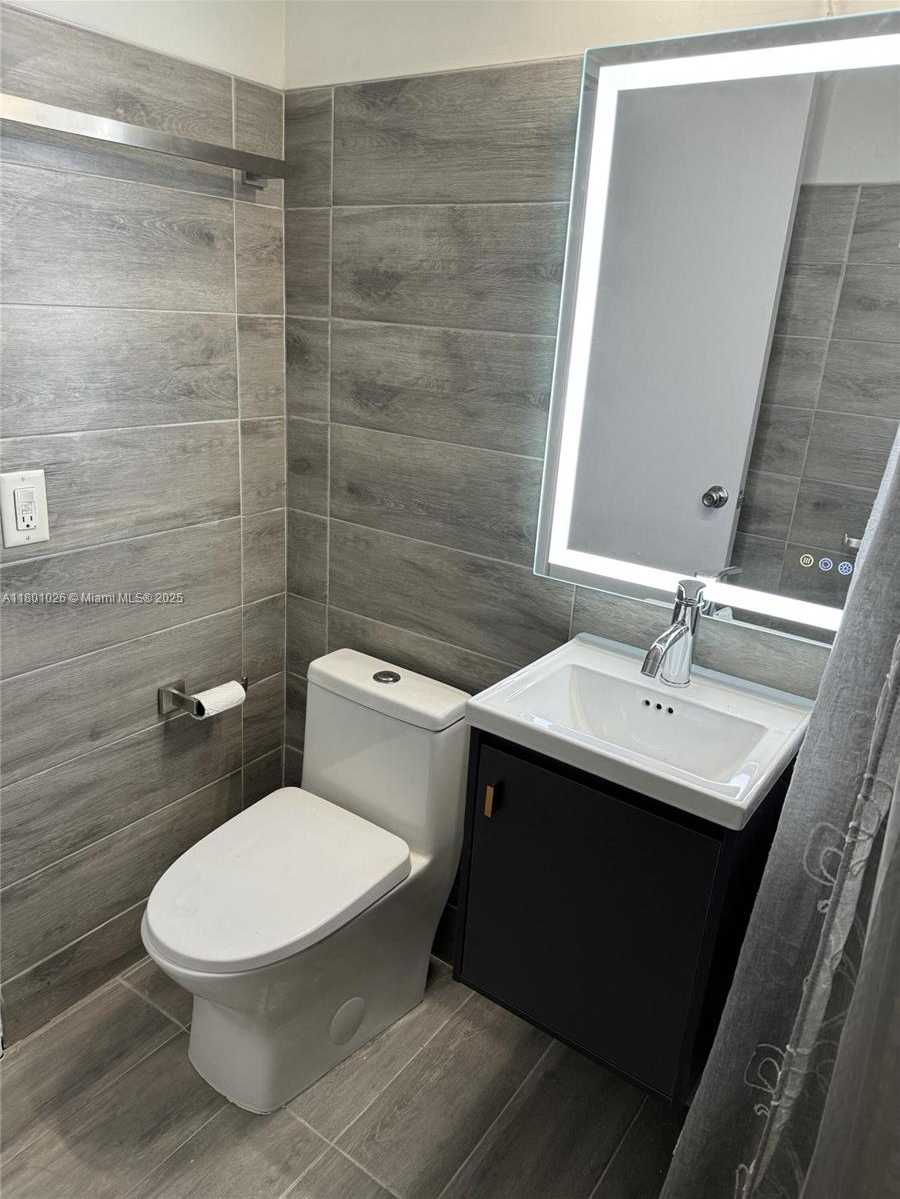 Small Image of 755 NORTH WEST 126TH ST, North Miami Number 7