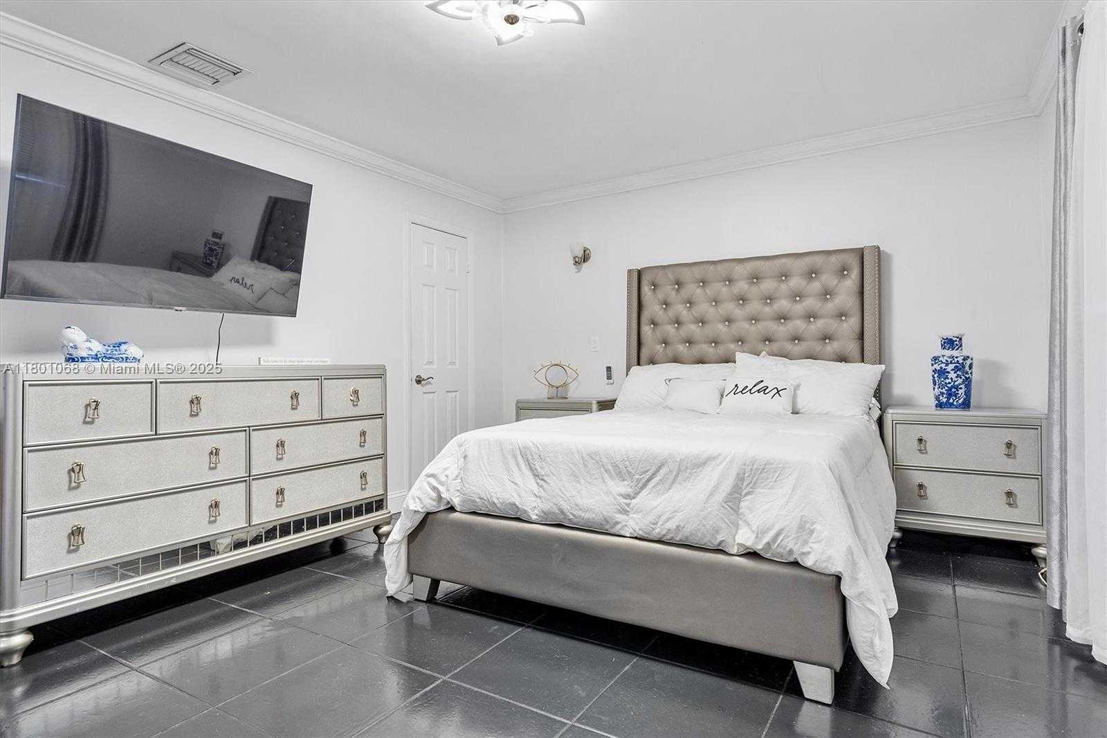 Small Image of 1012 NORTH EAST 8TH ST, Hallandale Beach Number 11