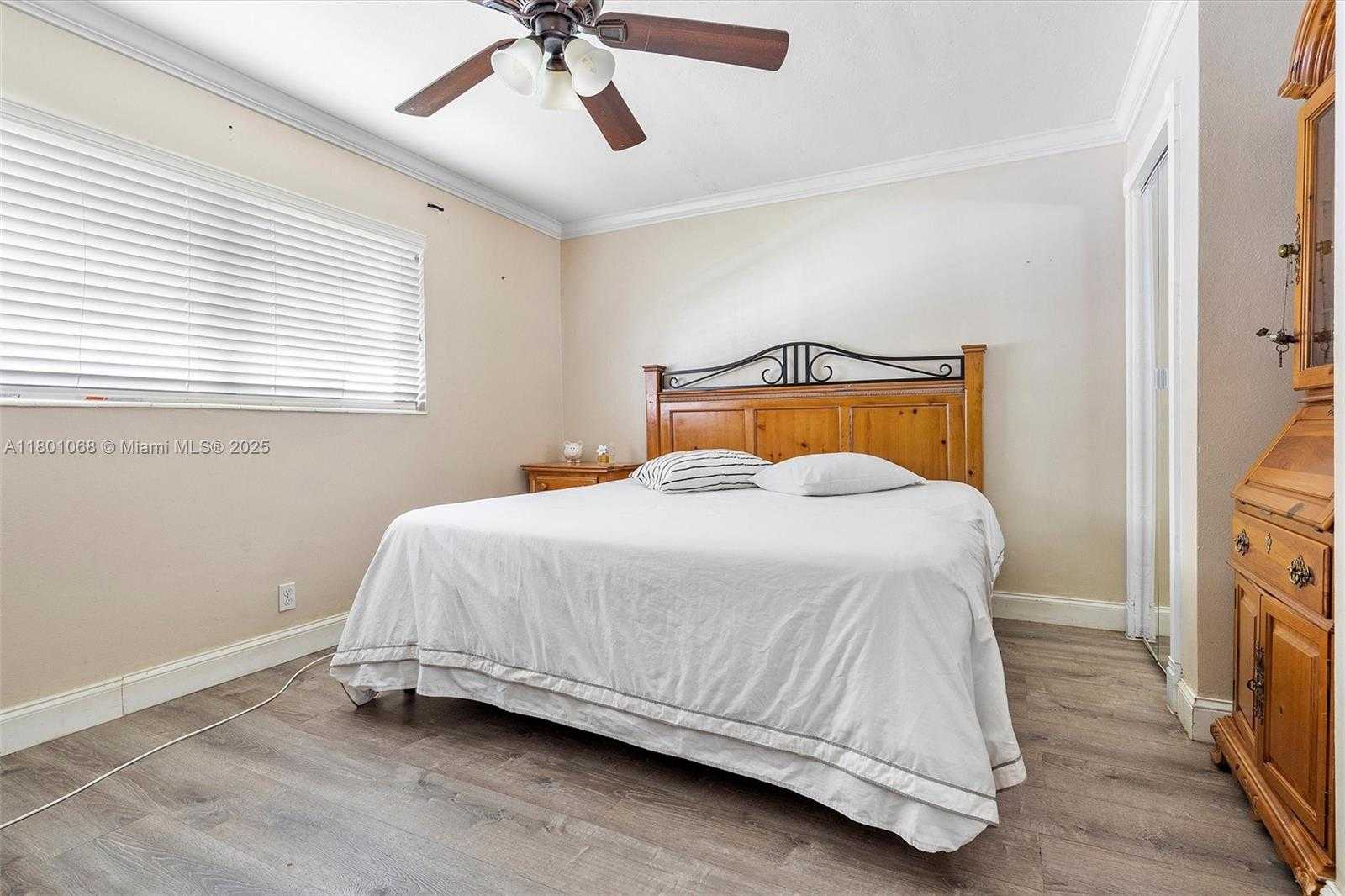 Small Image of 1012 NORTH EAST 8TH ST, Hallandale Beach Number 16