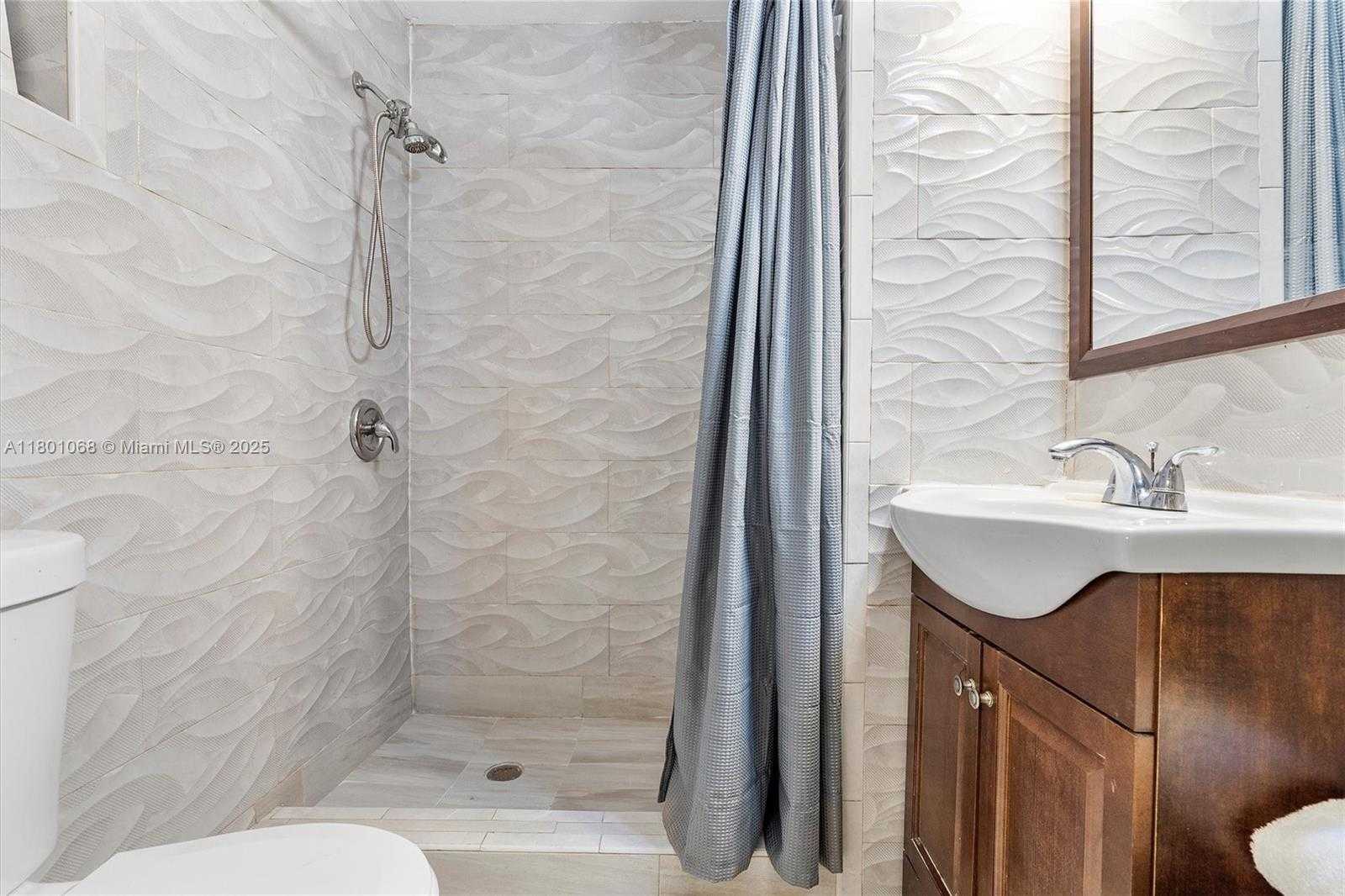 Small Image of 1012 NORTH EAST 8TH ST, Hallandale Beach Number 17