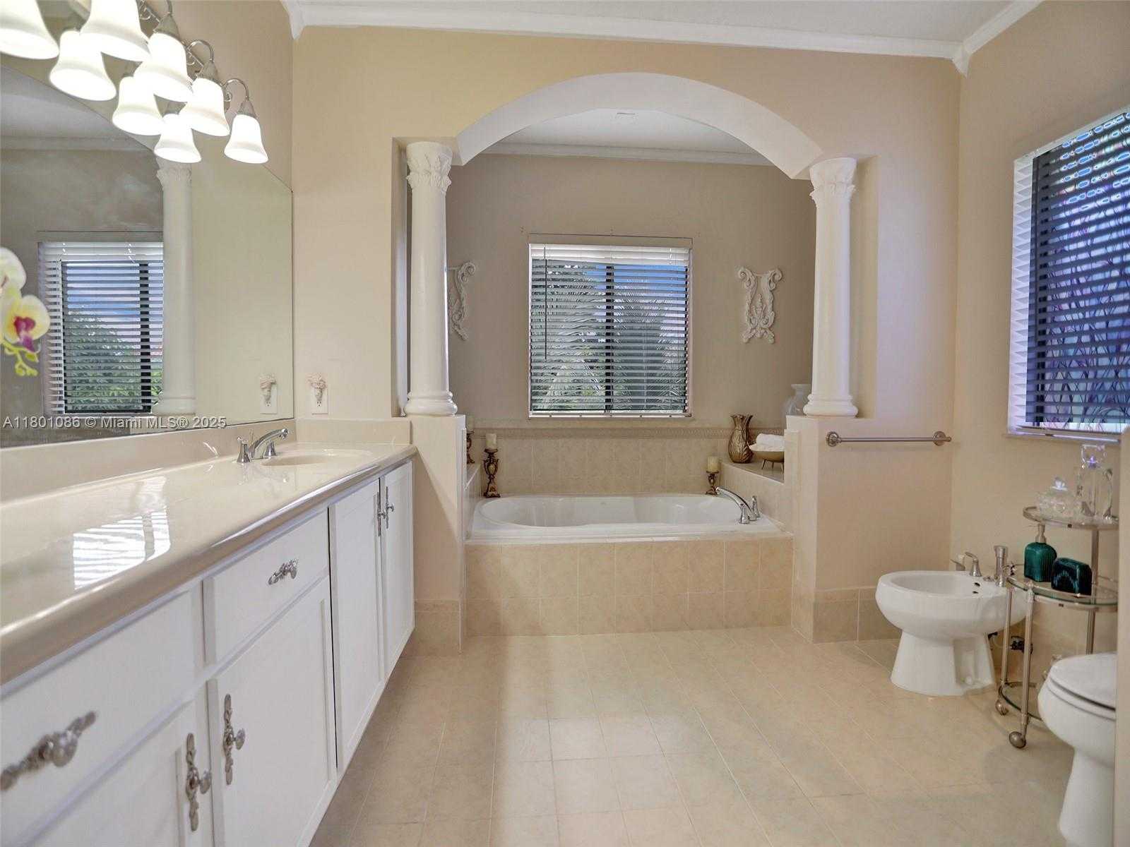 Small Image of 19030 SOUTH WEST 74TH AVE, Cutler Bay Number 25