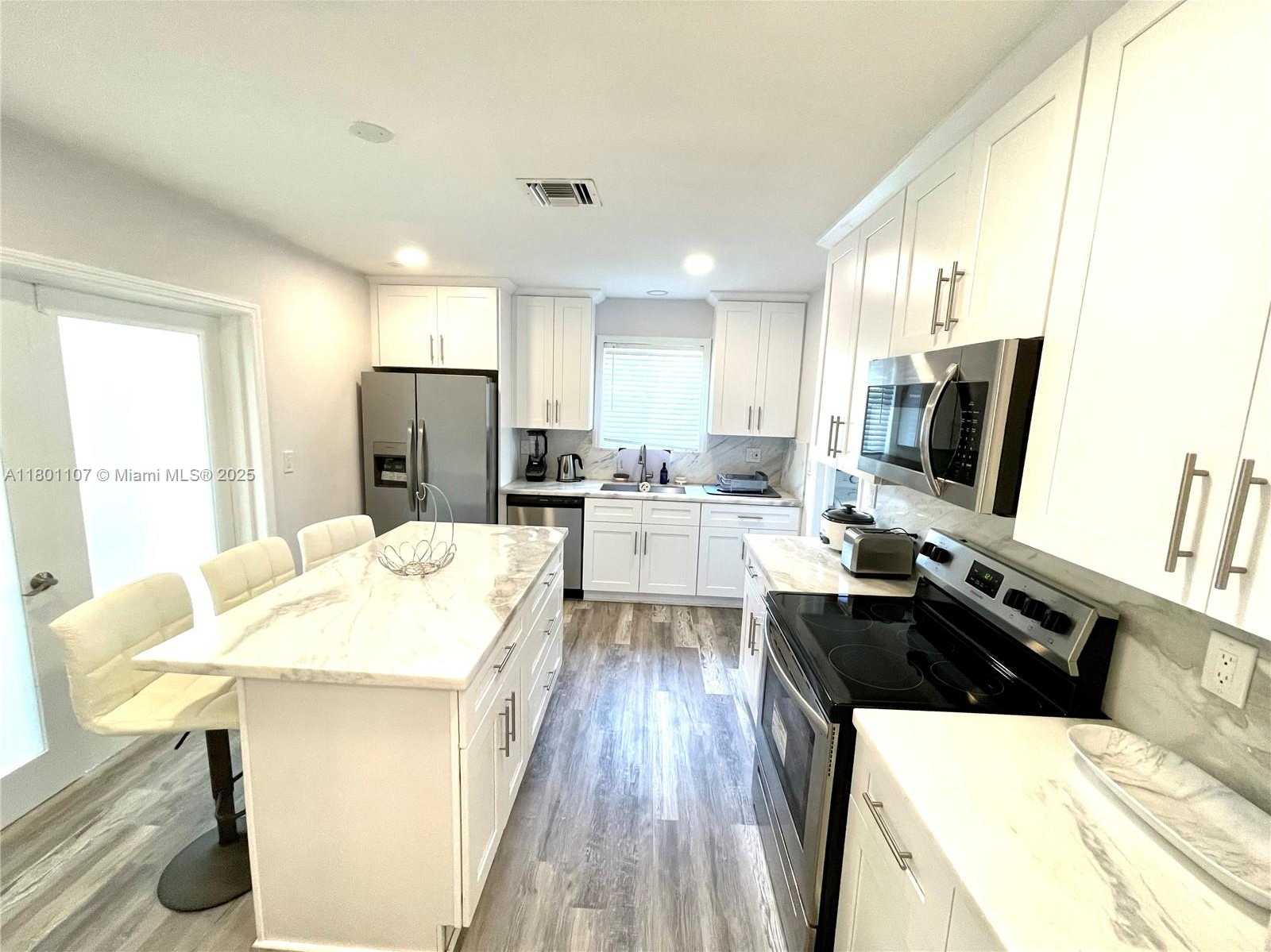 Small Image of 1900 NORTH EAST 180TH ST, North Miami Beach Number 14