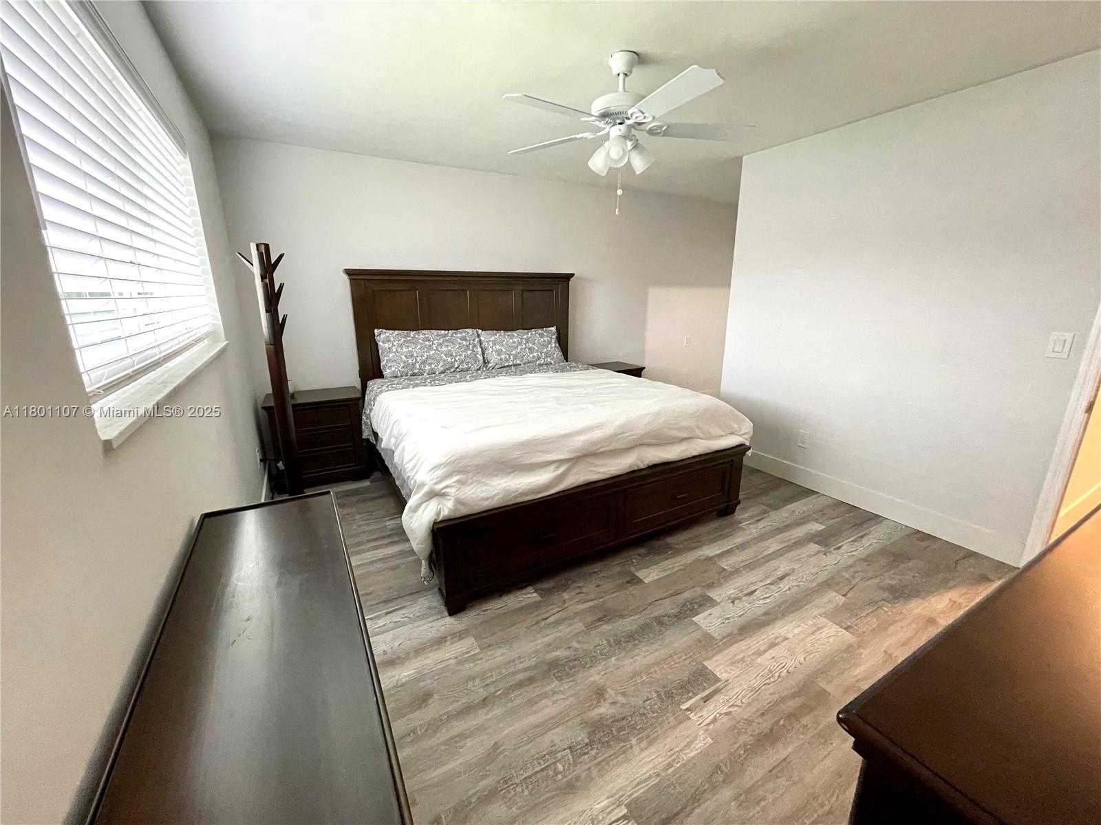 Small Image of 1900 NORTH EAST 180TH ST, North Miami Beach Number 22