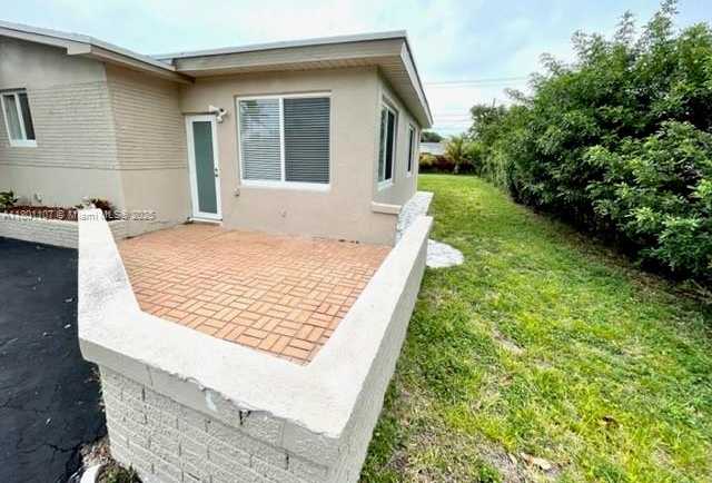 Small Image of 1900 NORTH EAST 180TH ST, North Miami Beach Number 31