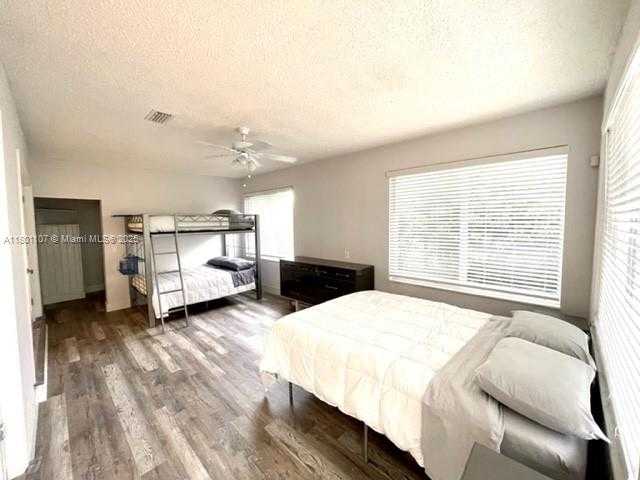 Small Image of 1900 NORTH EAST 180TH ST, North Miami Beach Number 34