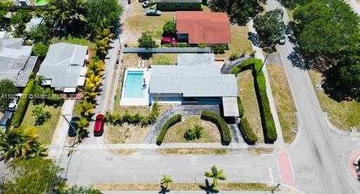 Small Image of 1900 NORTH EAST 180TH ST, North Miami Beach Number 4