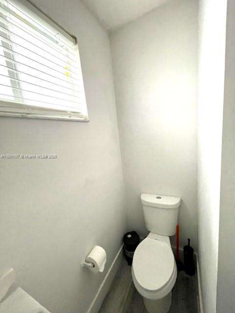 Small Image of 1900 NORTH EAST 180TH ST, North Miami Beach Number 42