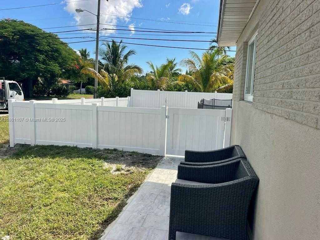 Small Image of 1900 NORTH EAST 180TH ST, North Miami Beach Number 49