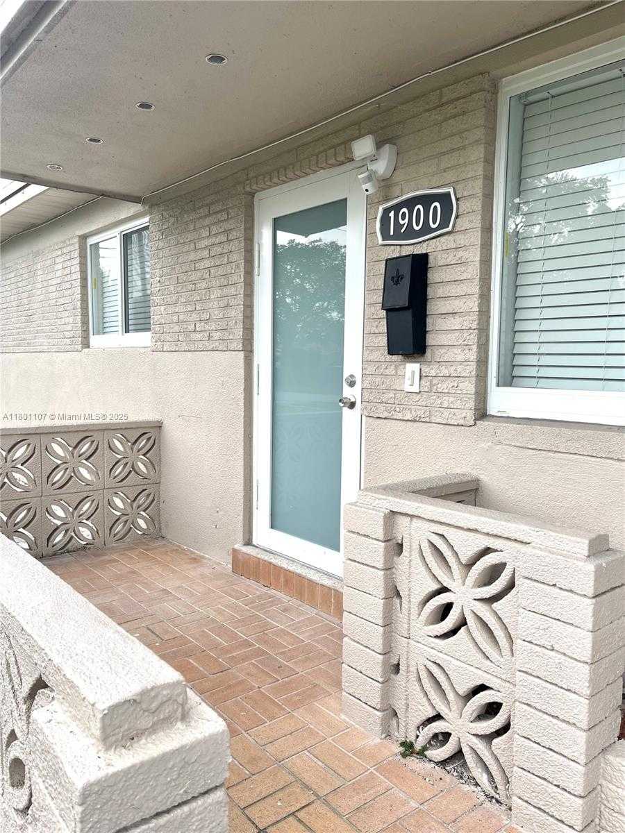 Small Image of 1900 NORTH EAST 180TH ST, North Miami Beach Number 7