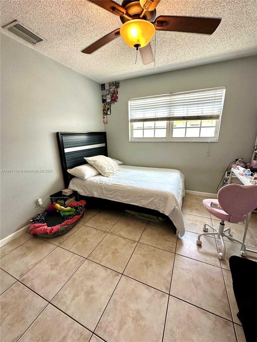 Small Image of 21000 NORTH EAST 26TH AVE, Miami Number 7