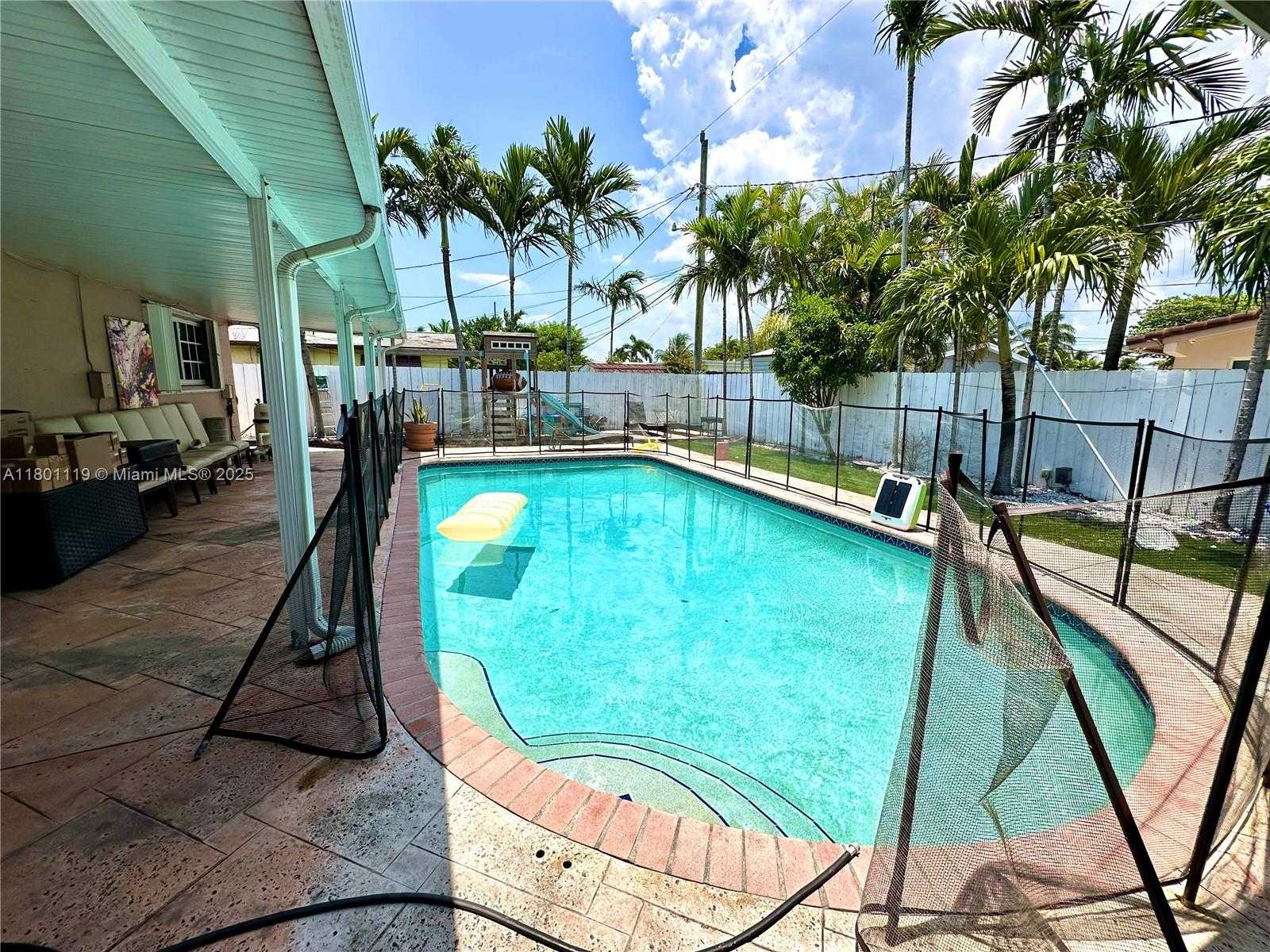 Small Image of 21000 NORTH EAST 26TH AVE, Miami Number 9