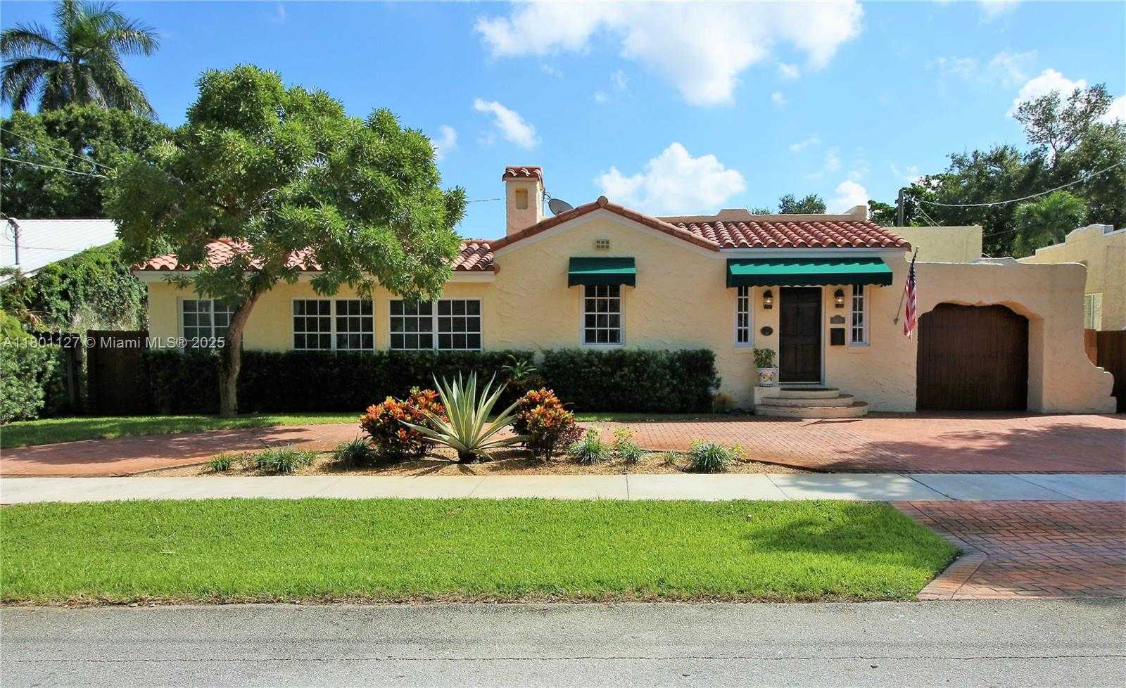 Small Image of 804 SOUTH EAST 10TH ST, Fort Lauderdale Number 2