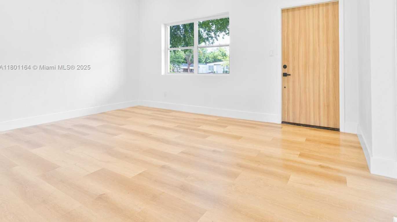 Small Image of 75 NORTH WEST 125TH ST, North Miami Number 12