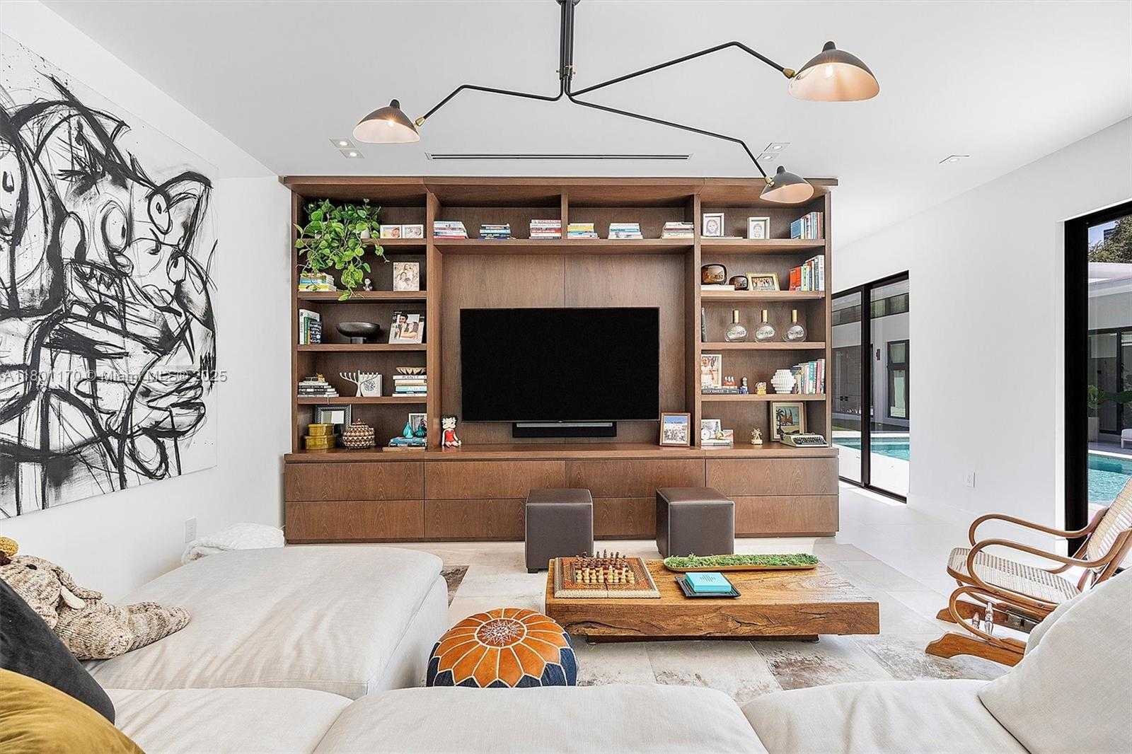 Small Image of 4151 GATE LN, Miami Number 12
