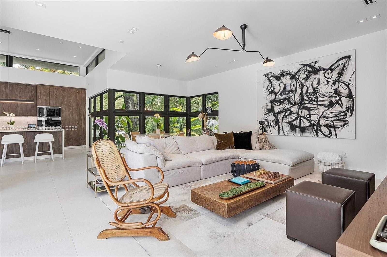 Small Image of 4151 GATE LN, Miami Number 13