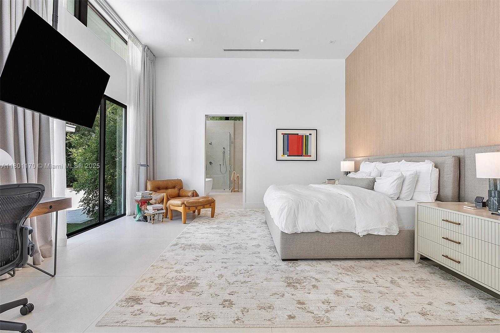 Small Image of 4151 GATE LN, Miami Number 15