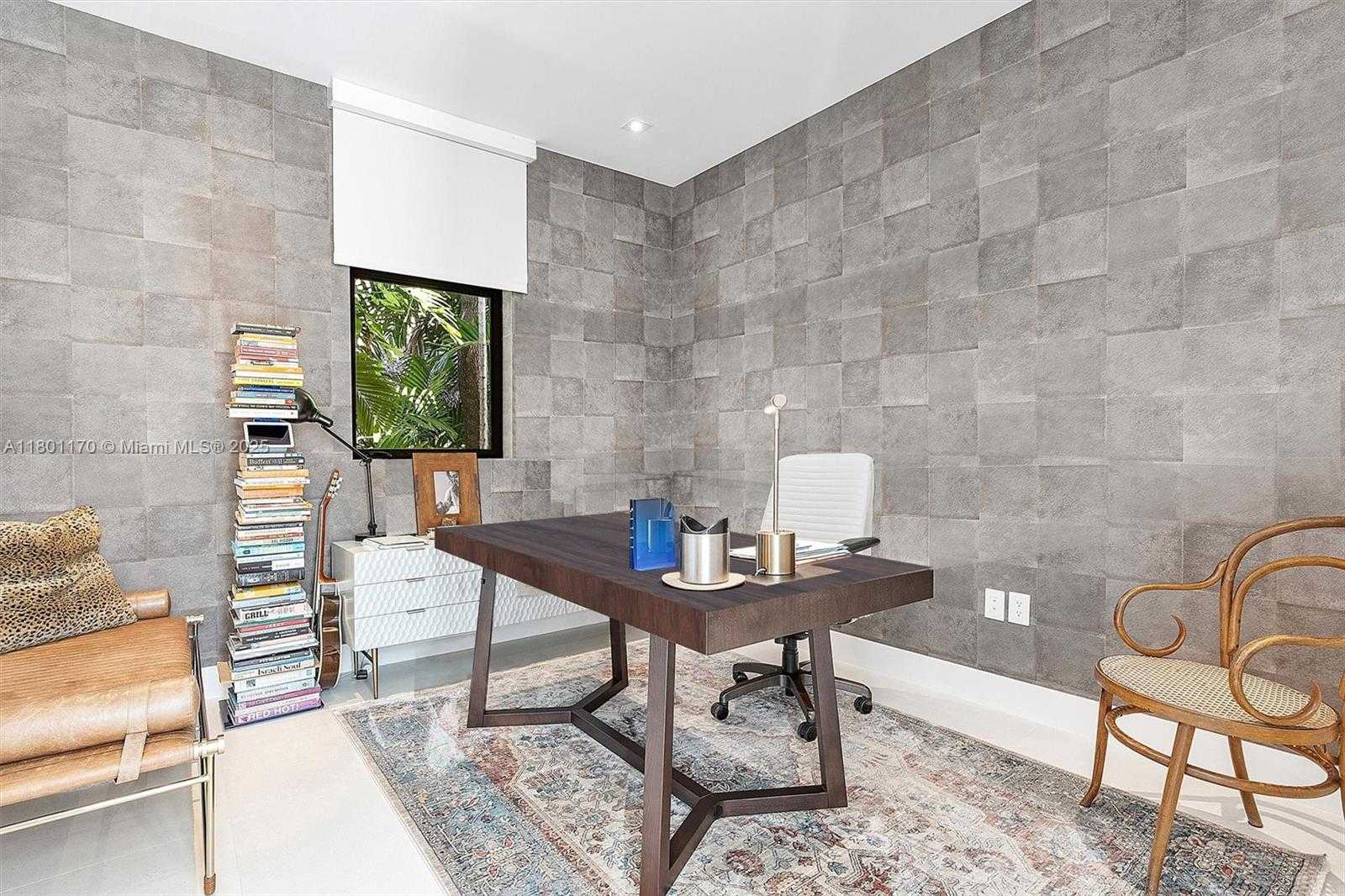 Small Image of 4151 GATE LN, Miami Number 29