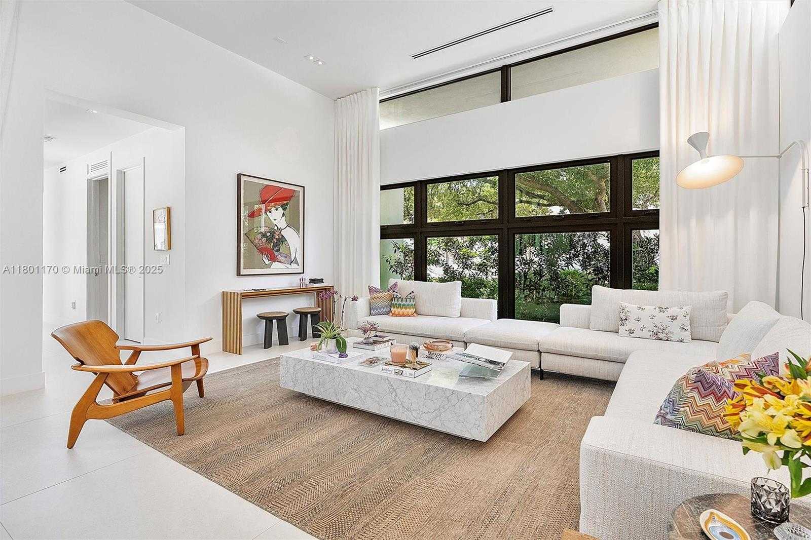 Small Image of 4151 GATE LN, Miami Number 3