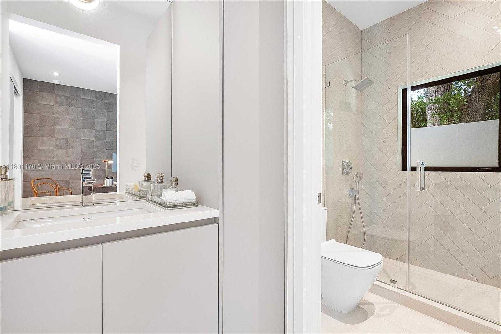 Small Image of 4151 GATE LN, Miami Number 30