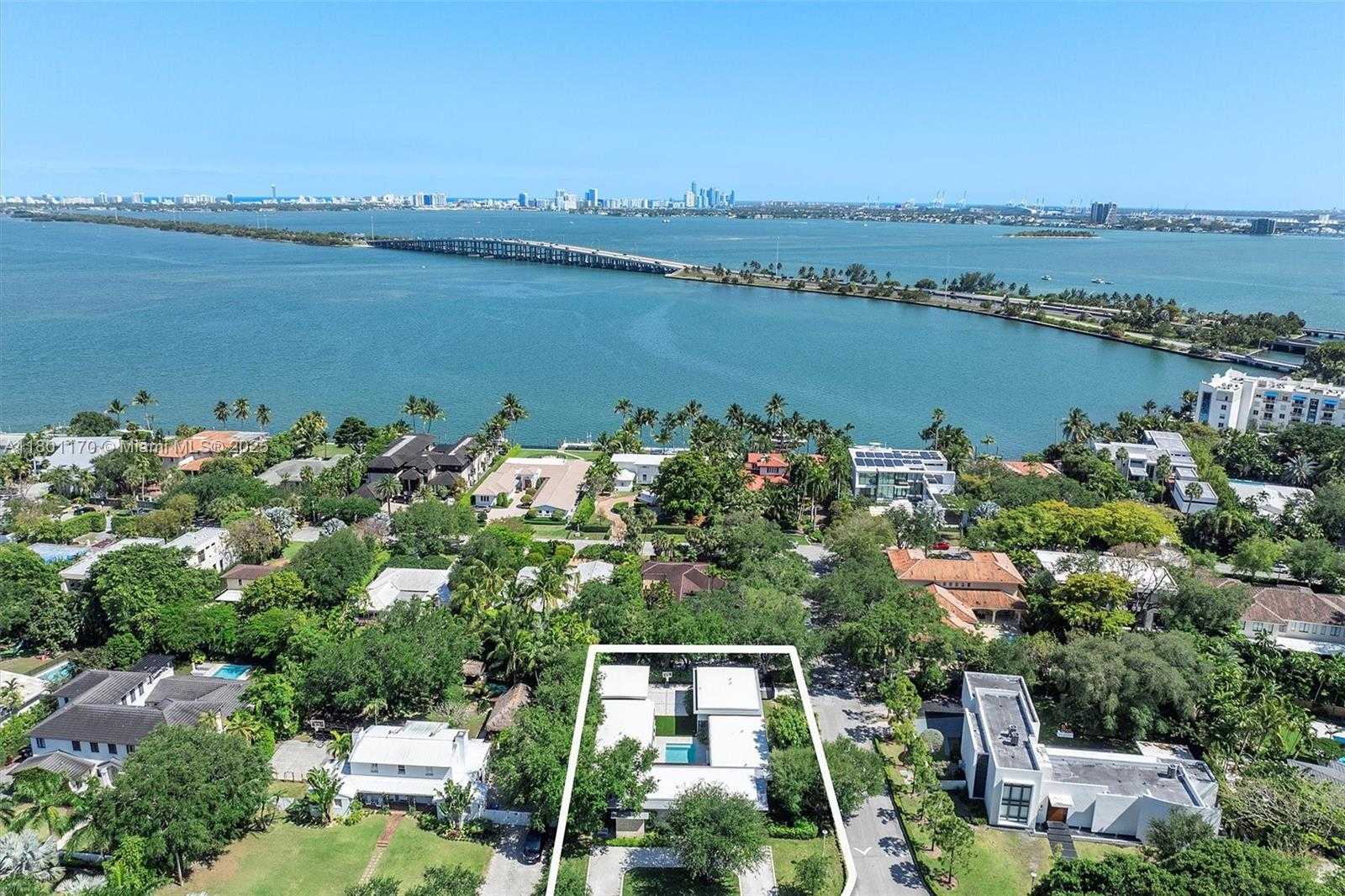 Small Image of 4151 GATE LN, Miami Number 39
