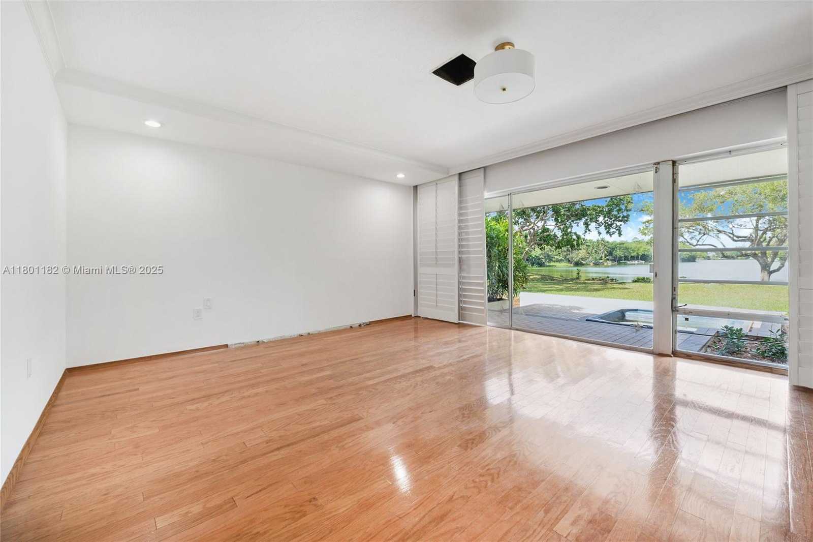 Small Image of 9000 SCHOOL HOUSE RD, Coral Gables Number 18
