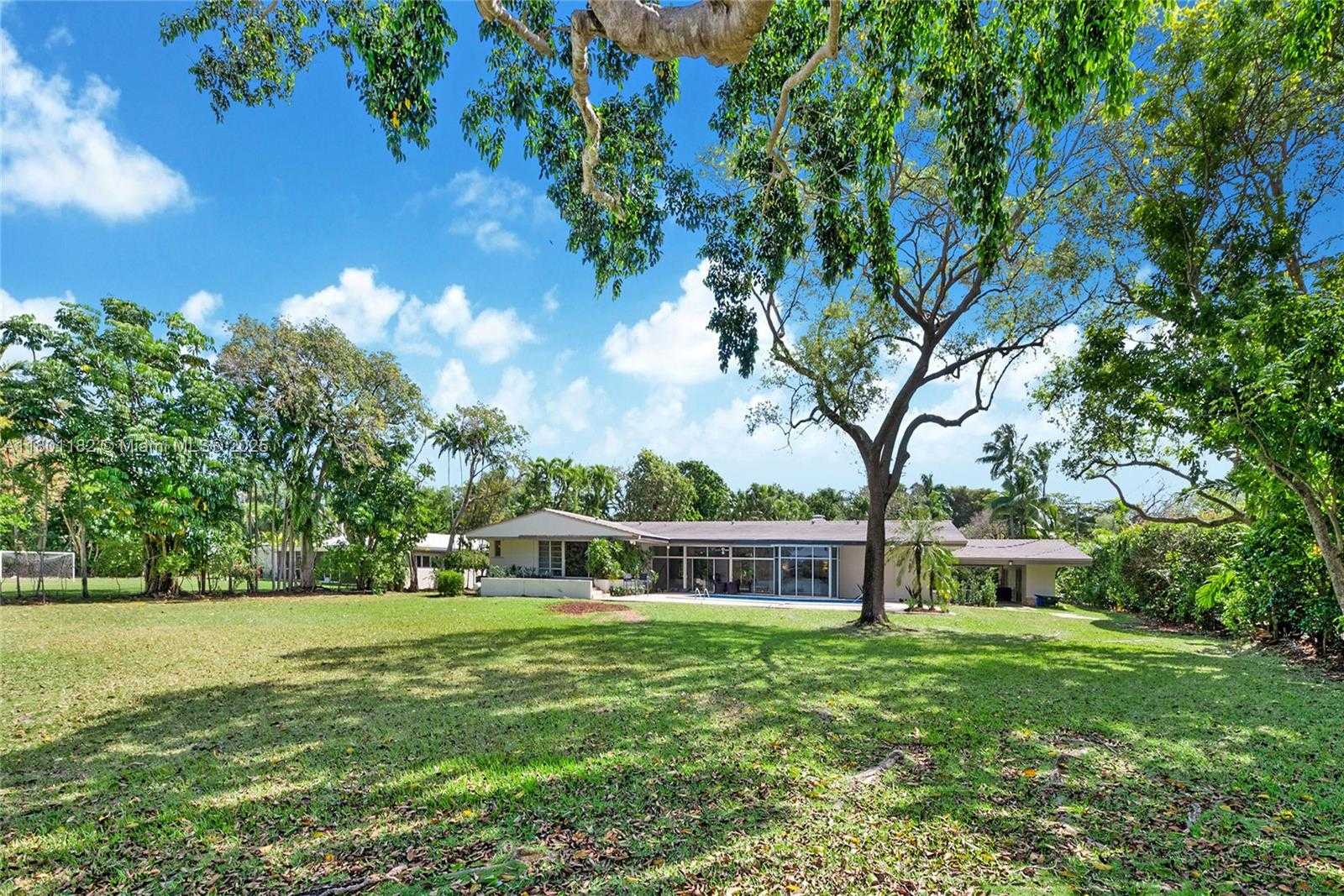 Small Image of 9000 SCHOOL HOUSE RD, Coral Gables Number 24