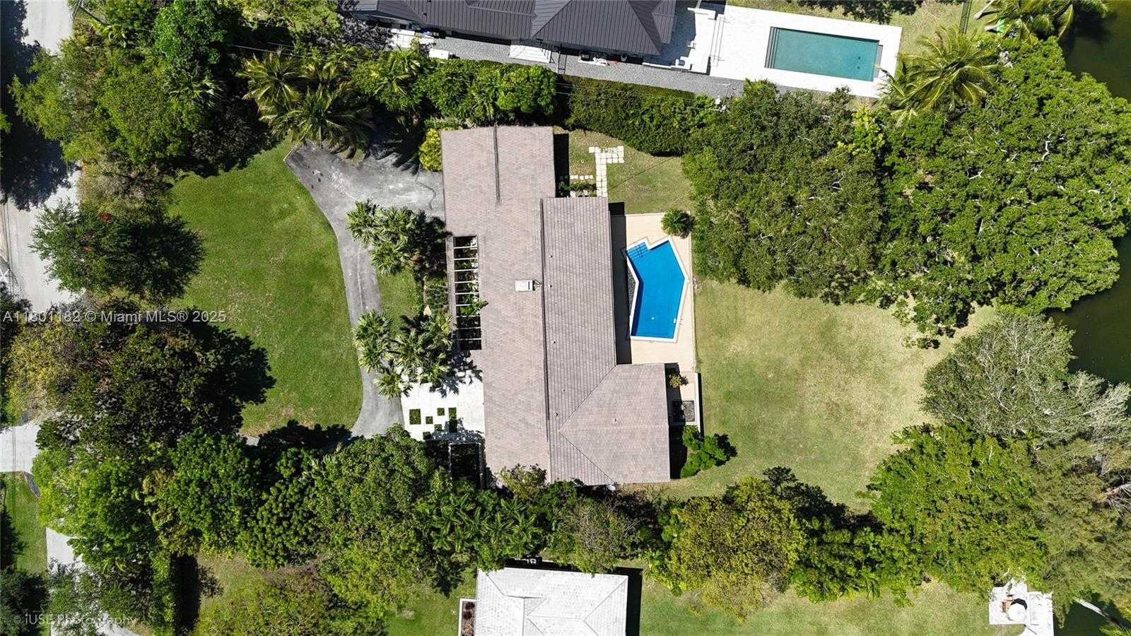 Small Image of 9000 SCHOOL HOUSE RD, Coral Gables Number 6