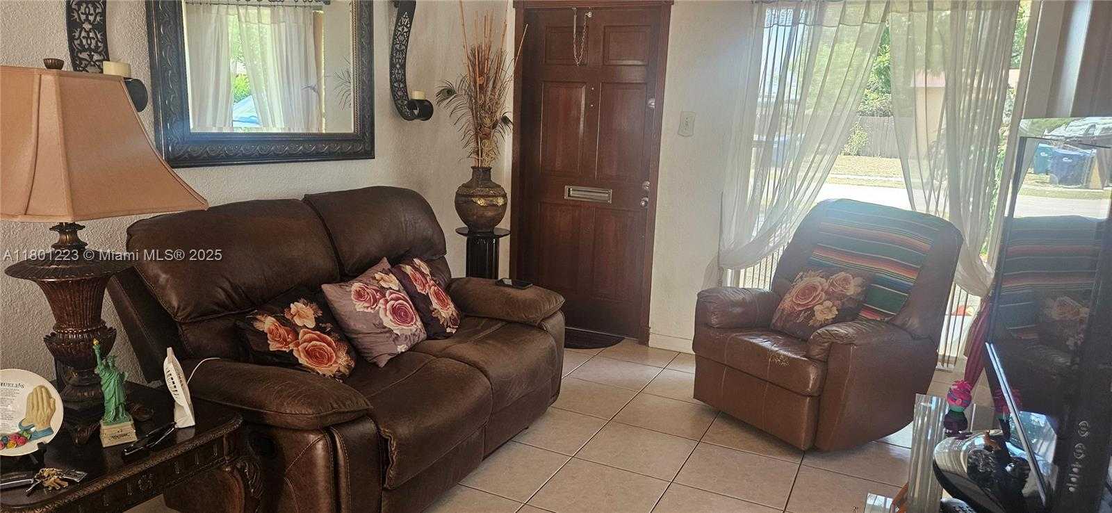 Small Image of 3981 NORTH WEST 173RD TER, Miami Gardens Number 3