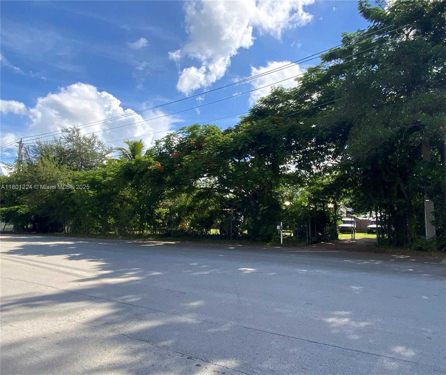 Small Image of 7901 SOUTH WEST 72ND AVE, Miami Number 2