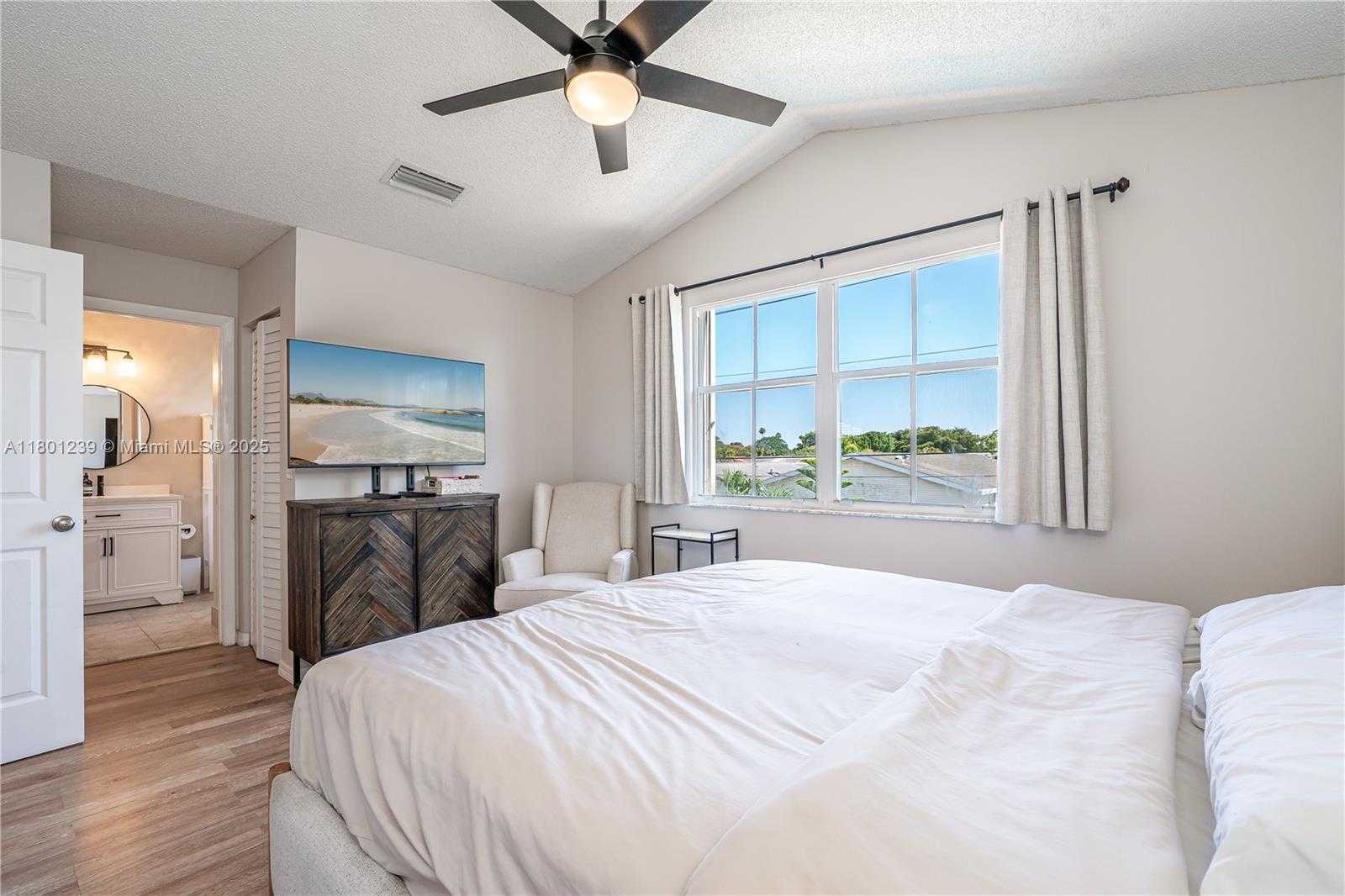 Small Image of 6284 DUVAL DR, Margate Number 11