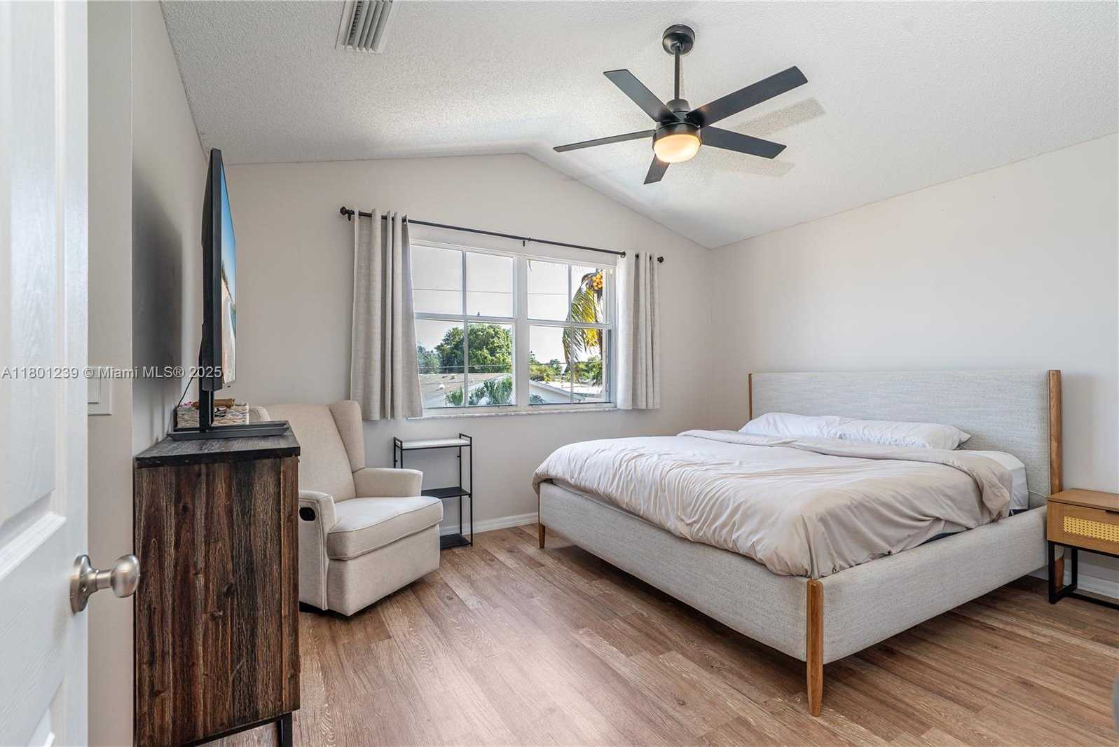 Small Image of 6284 DUVAL DR, Margate Number 12