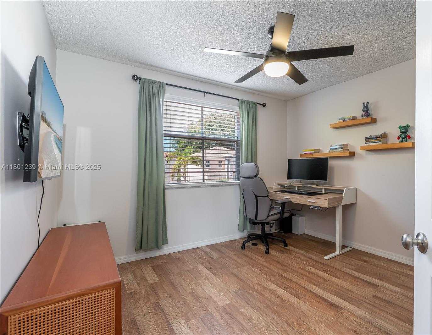 Small Image of 6284 DUVAL DR, Margate Number 15