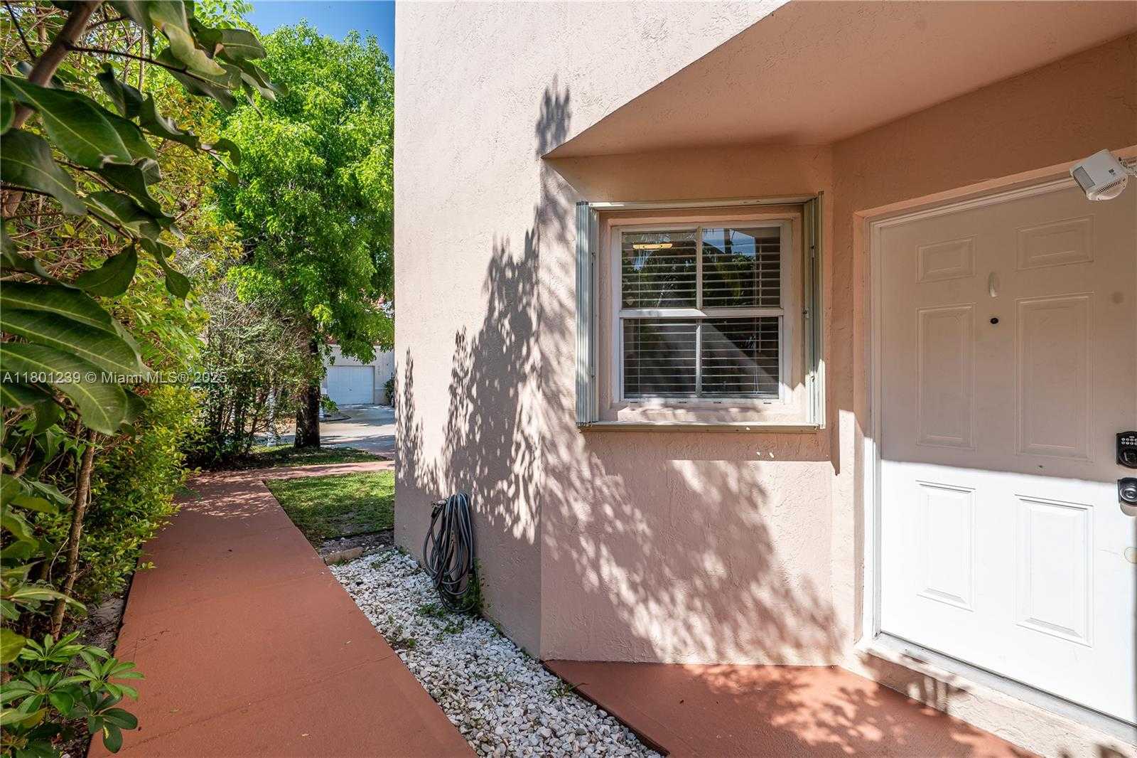 Small Image of 6284 DUVAL DR, Margate Number 2