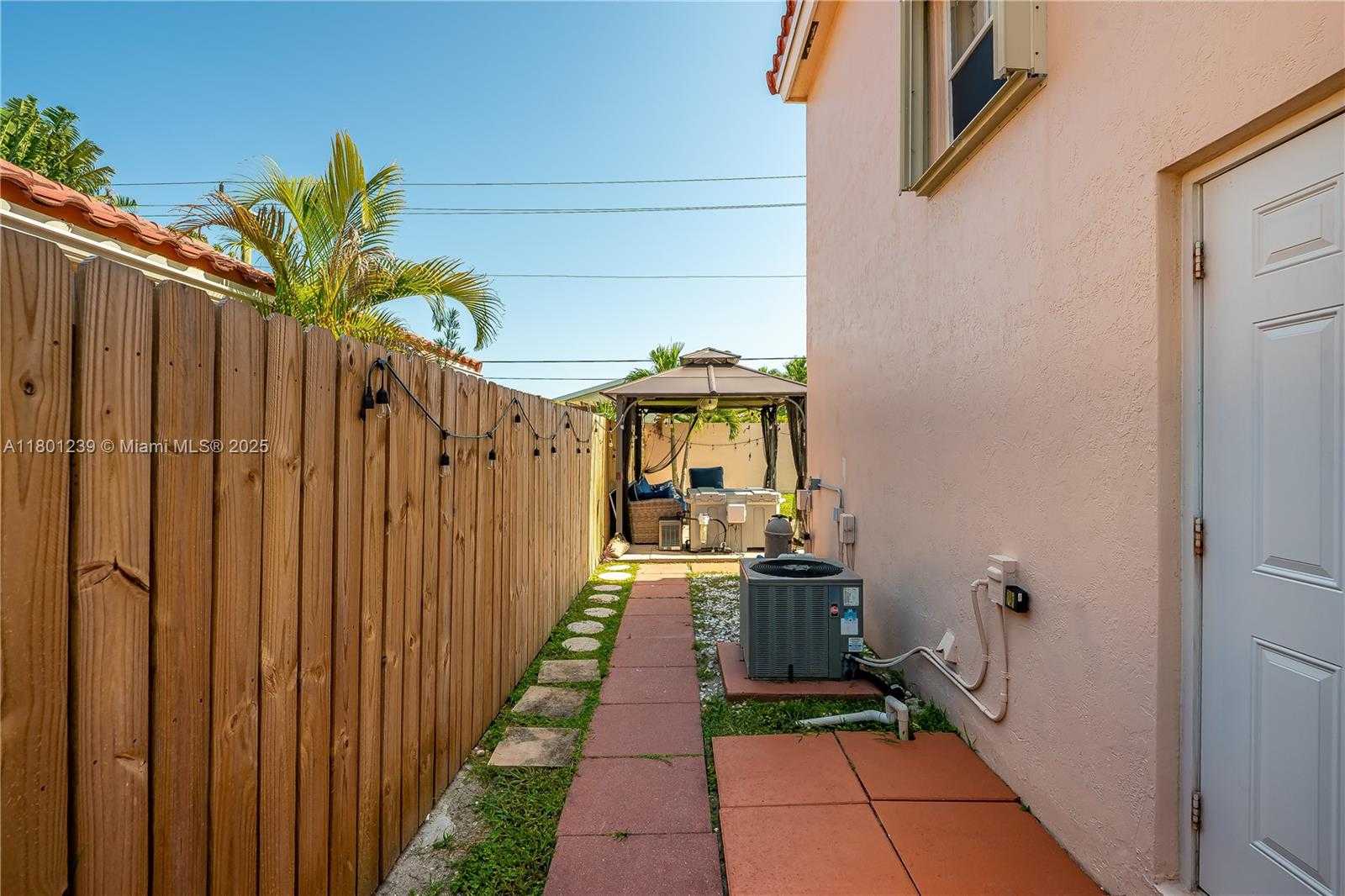 Small Image of 6284 DUVAL DR, Margate Number 21