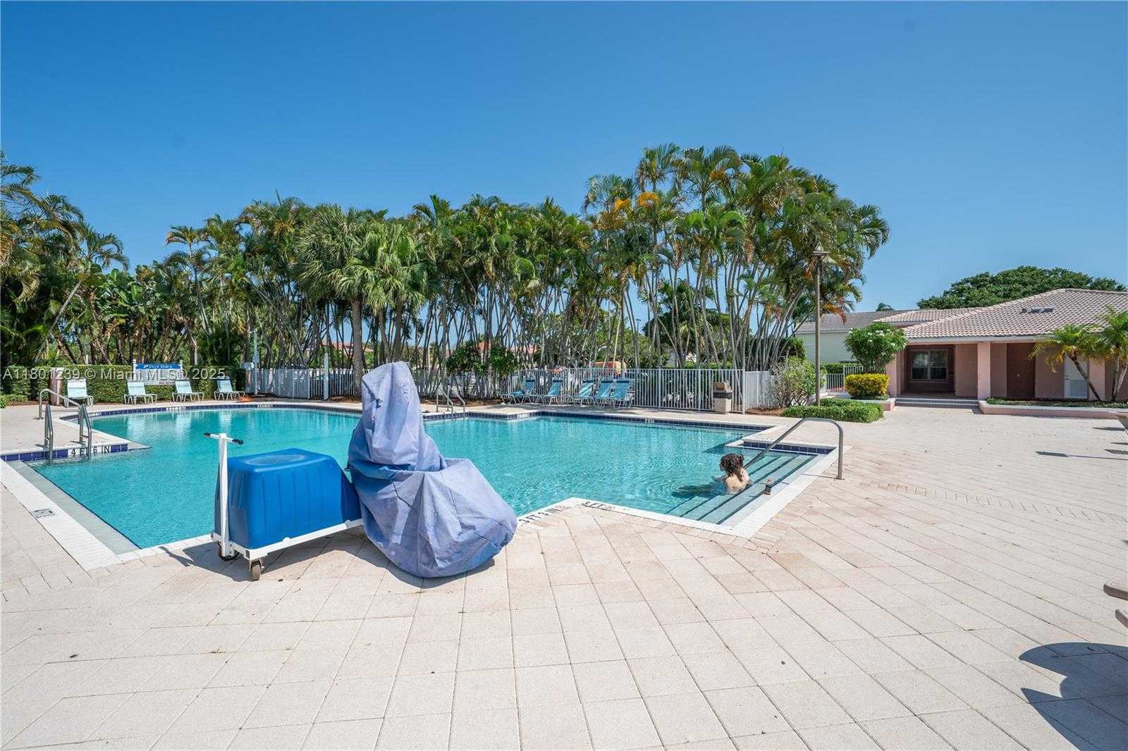 Small Image of 6284 DUVAL DR, Margate Number 24