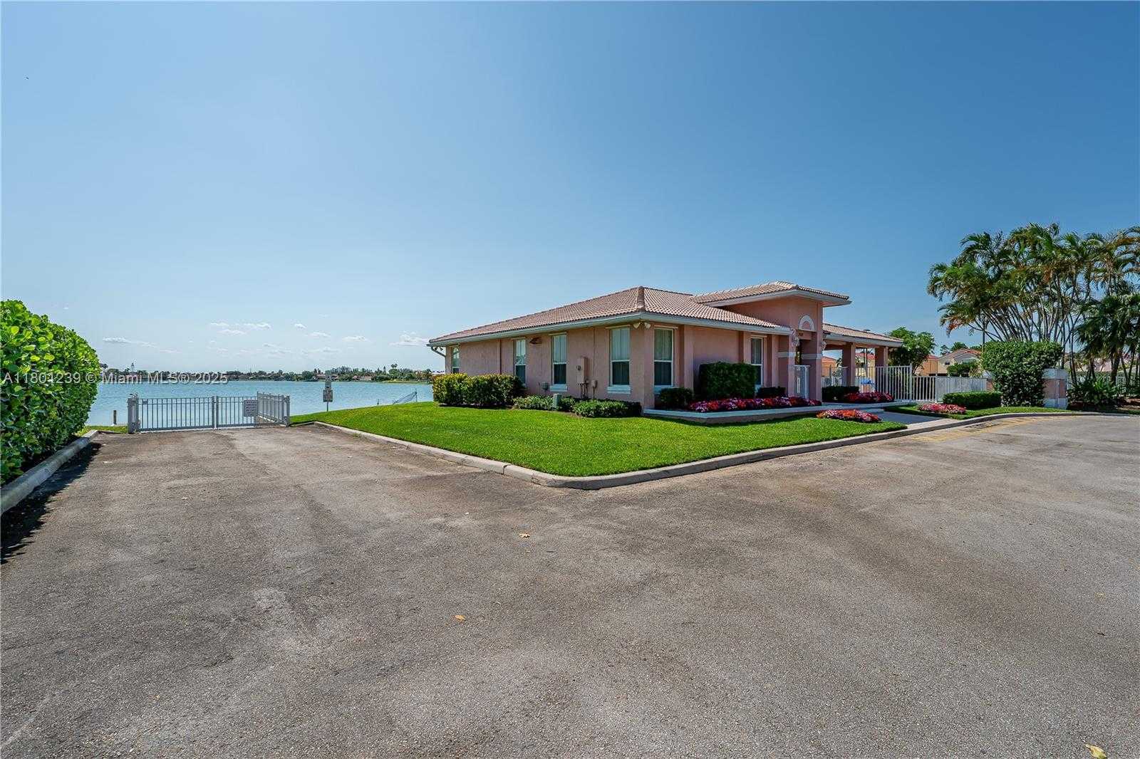 Small Image of 6284 DUVAL DR, Margate Number 25