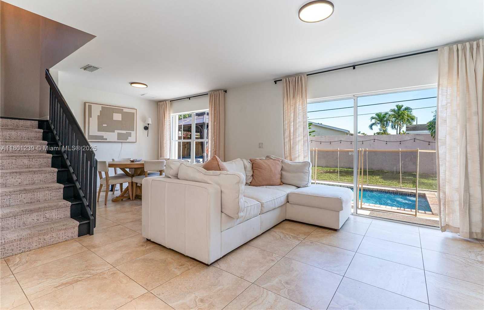 Small Image of 6284 DUVAL DR, Margate Number 4