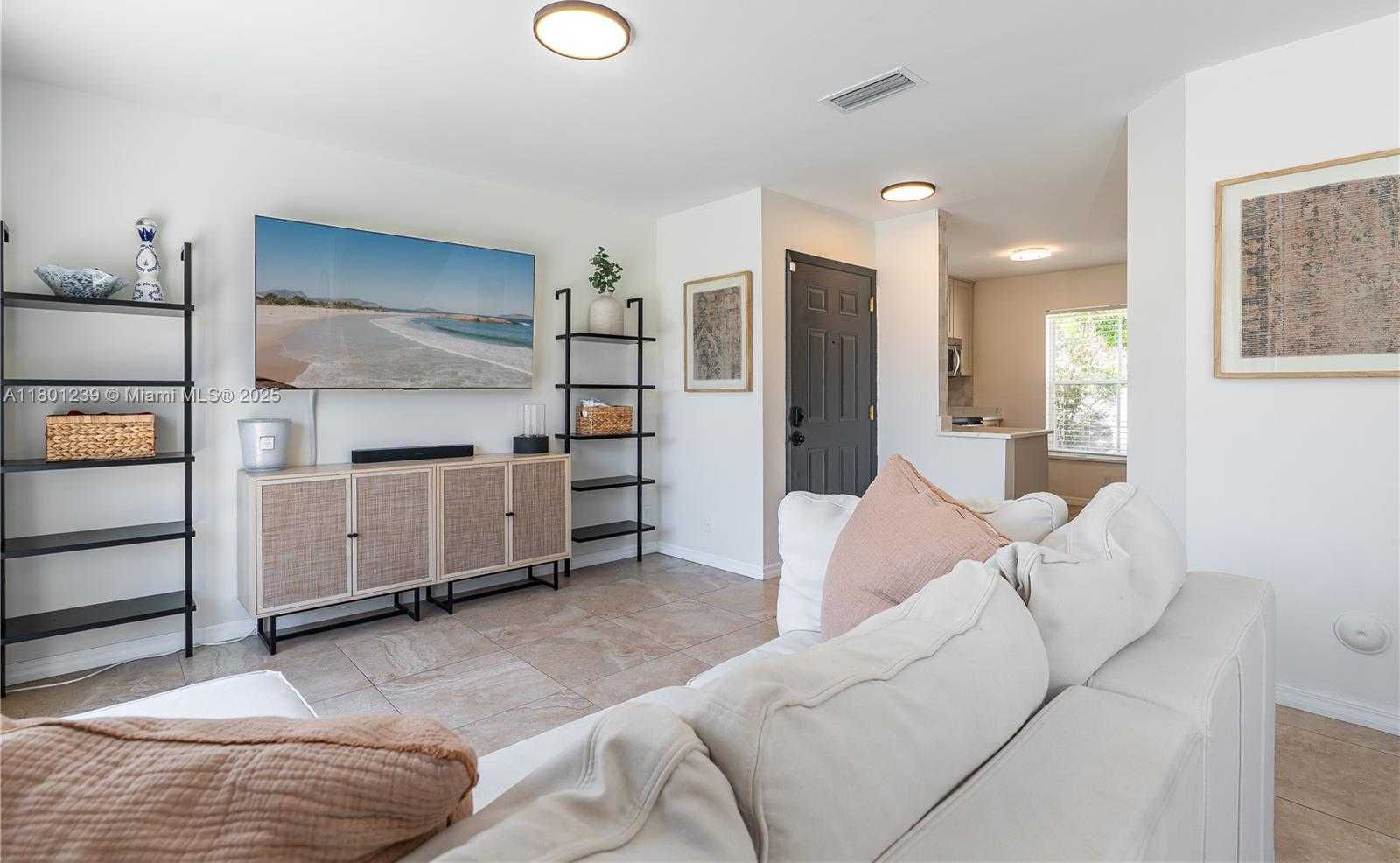 Small Image of 6284 DUVAL DR, Margate Number 5