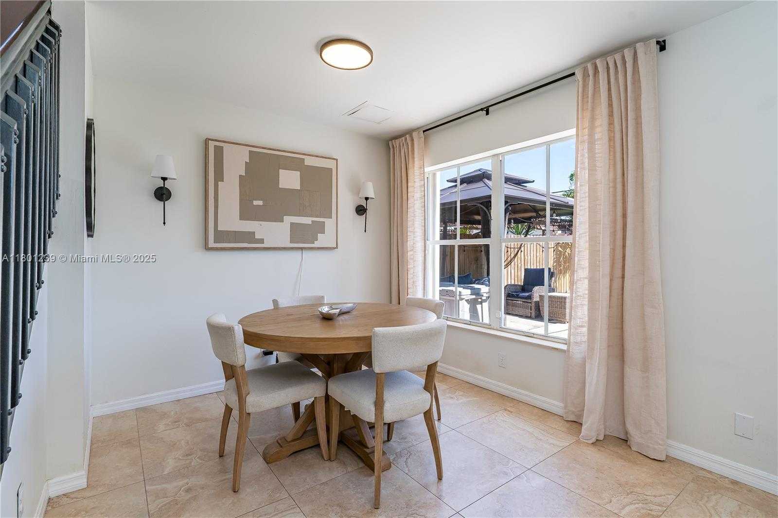 Small Image of 6284 DUVAL DR, Margate Number 7