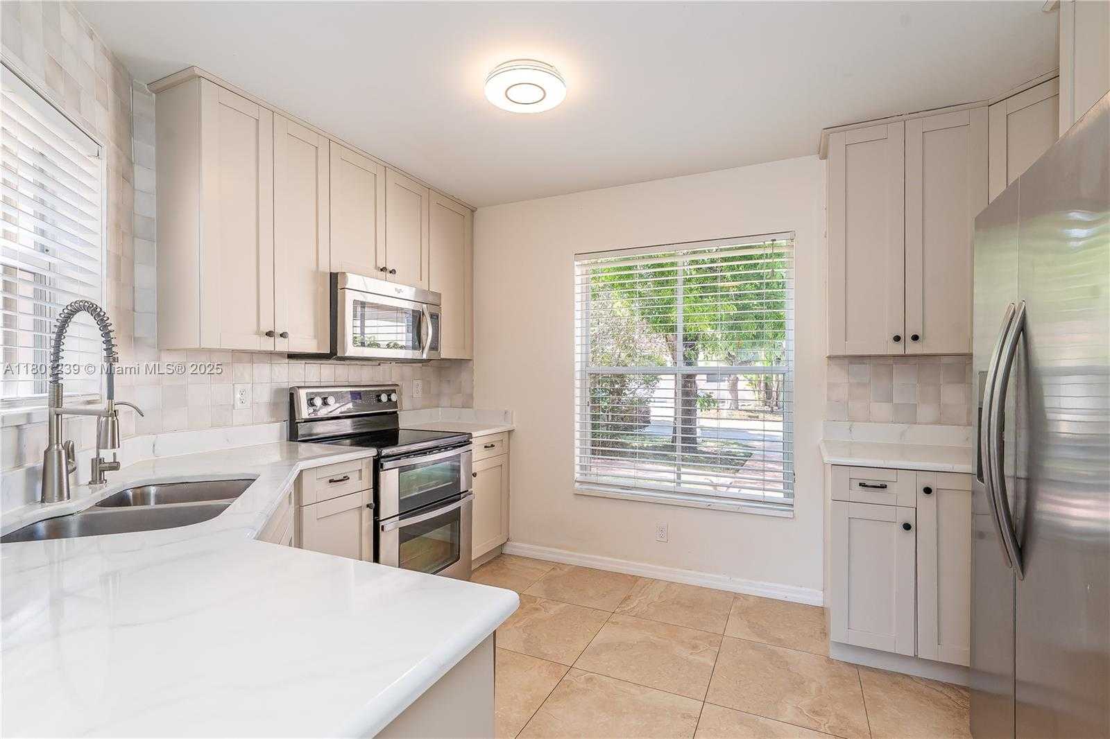 Small Image of 6284 DUVAL DR, Margate Number 8