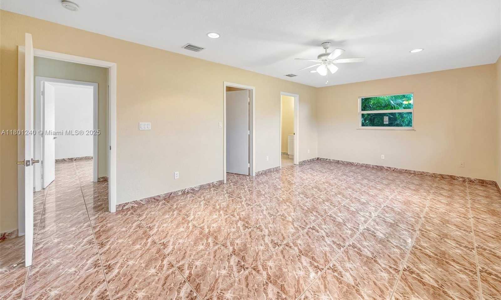 Small Image of 20707 SOUTH WEST 240TH ST, Homestead Number 10
