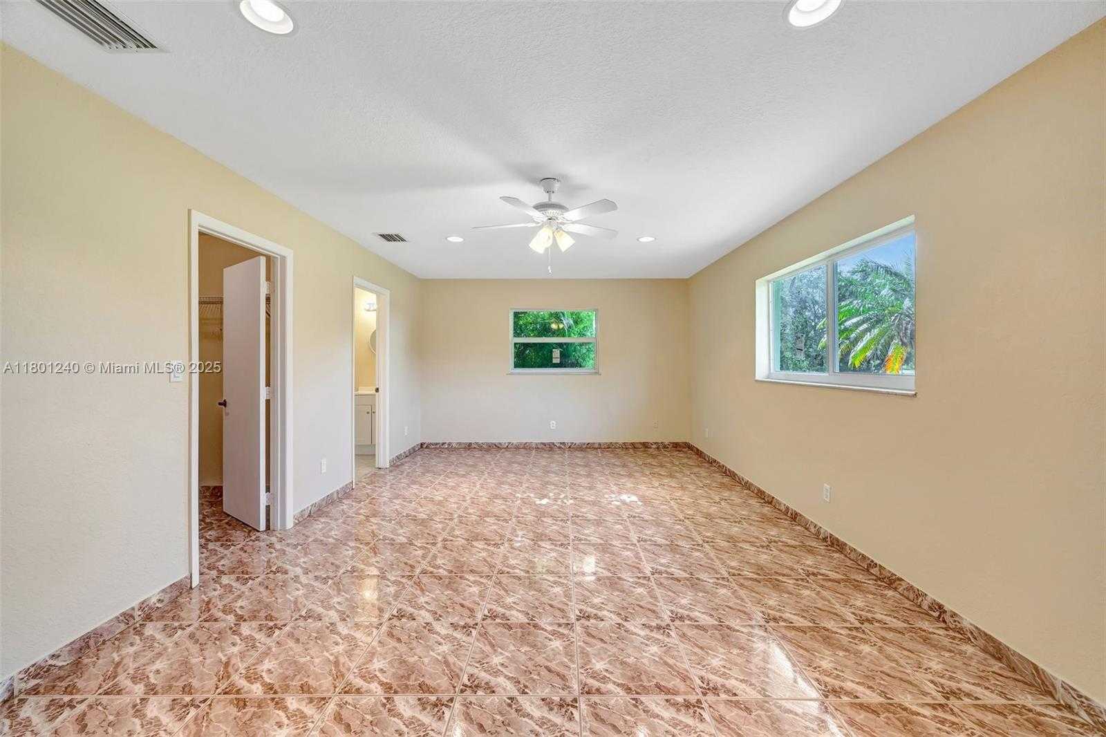 Small Image of 20707 SOUTH WEST 240TH ST, Homestead Number 14