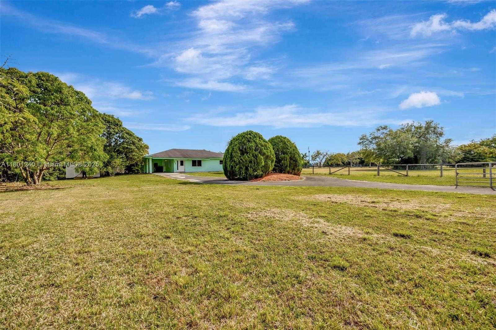 Small Image of 20707 SOUTH WEST 240TH ST, Homestead Number 24