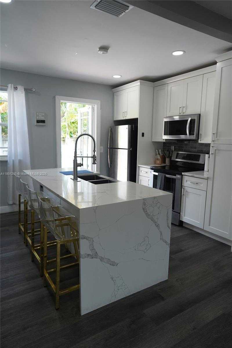 Small Image of 1401 NORTH EAST 14TH CT, Fort Lauderdale Number 7