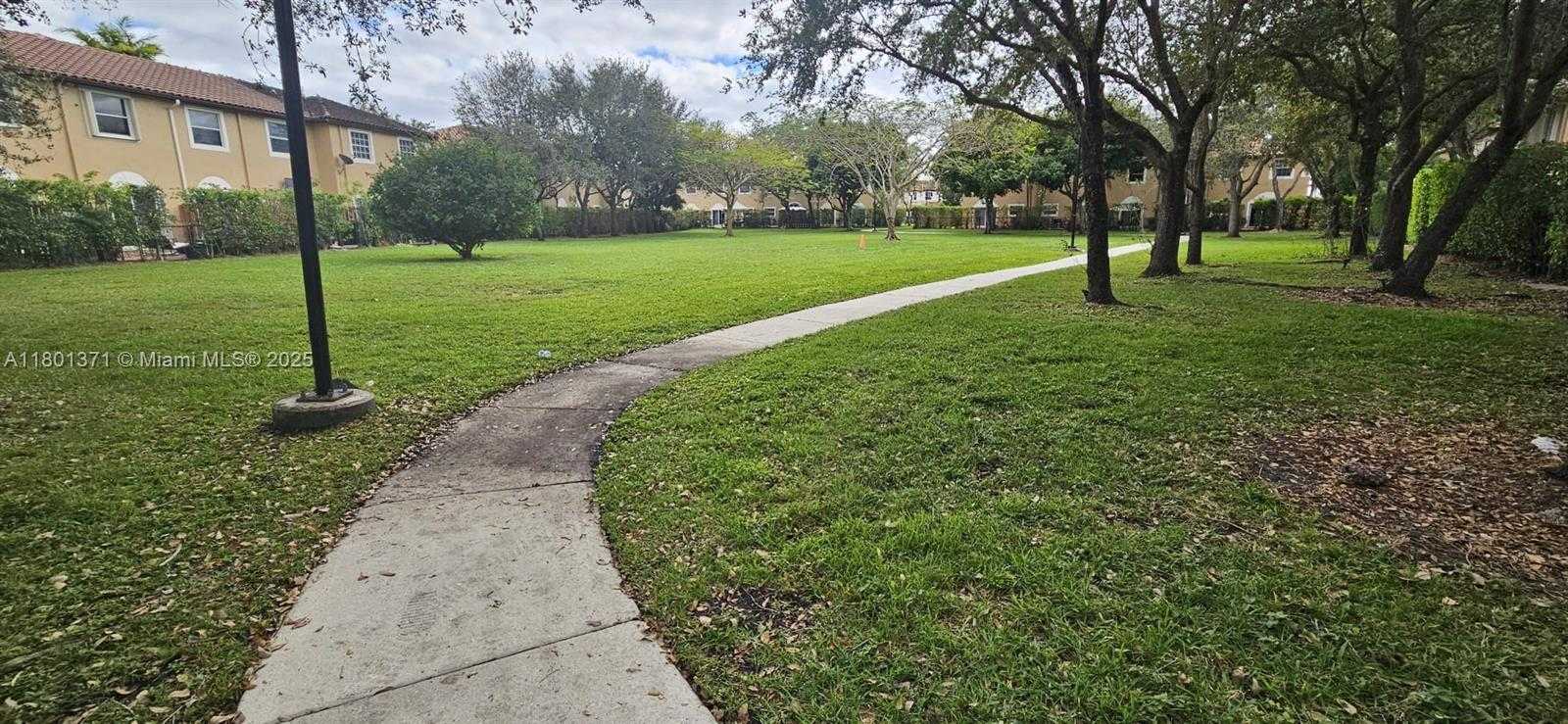 Small Image of 12708 SOUTH WEST 49TH DR, Miramar Number 5