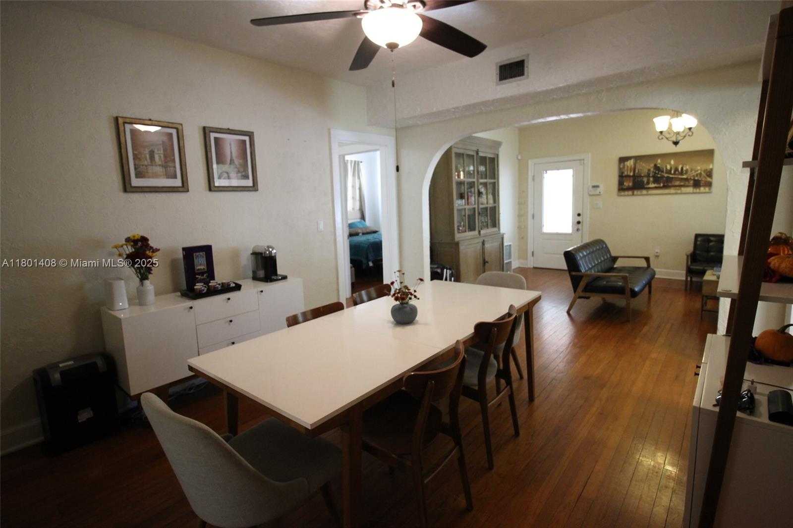 Small Image of 817 LORCA ST, Coral Gables Number 11