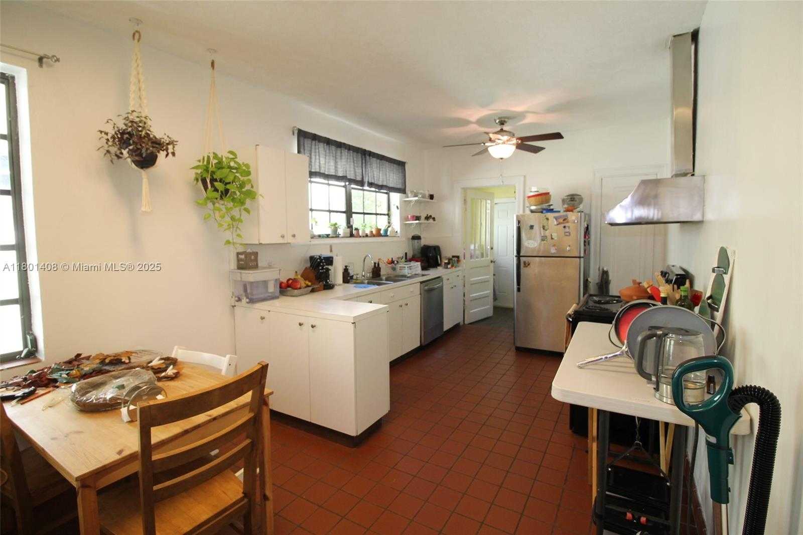 Small Image of 817 LORCA ST, Coral Gables Number 15