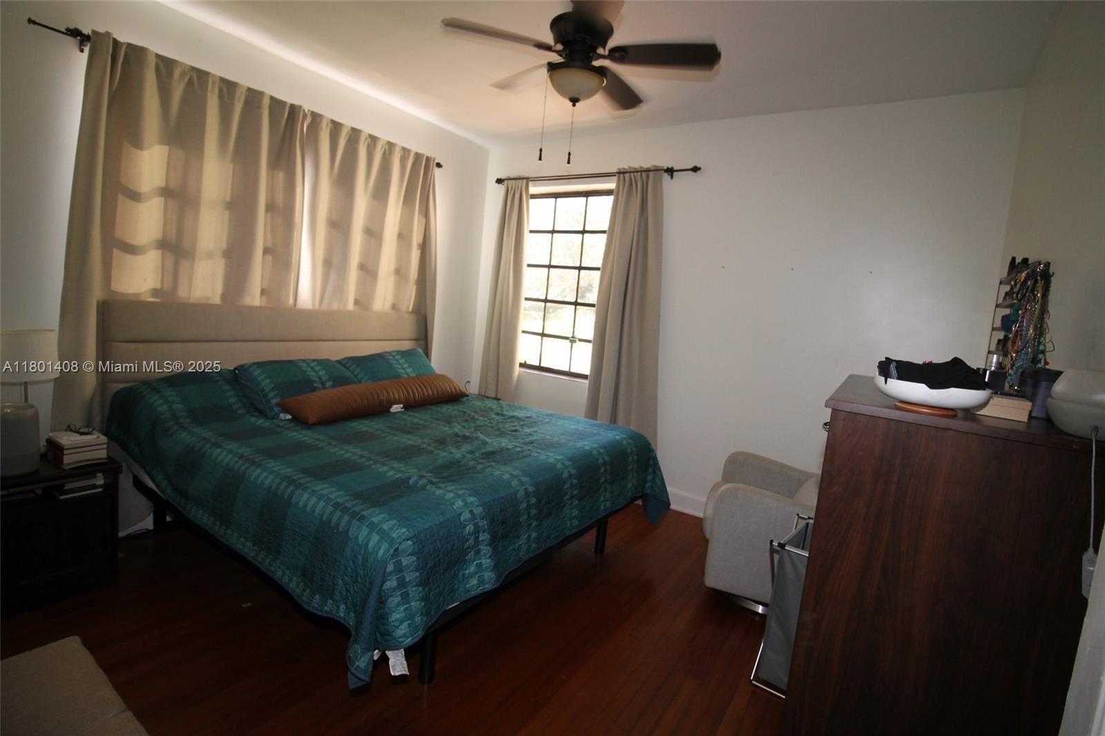 Small Image of 817 LORCA ST, Coral Gables Number 17