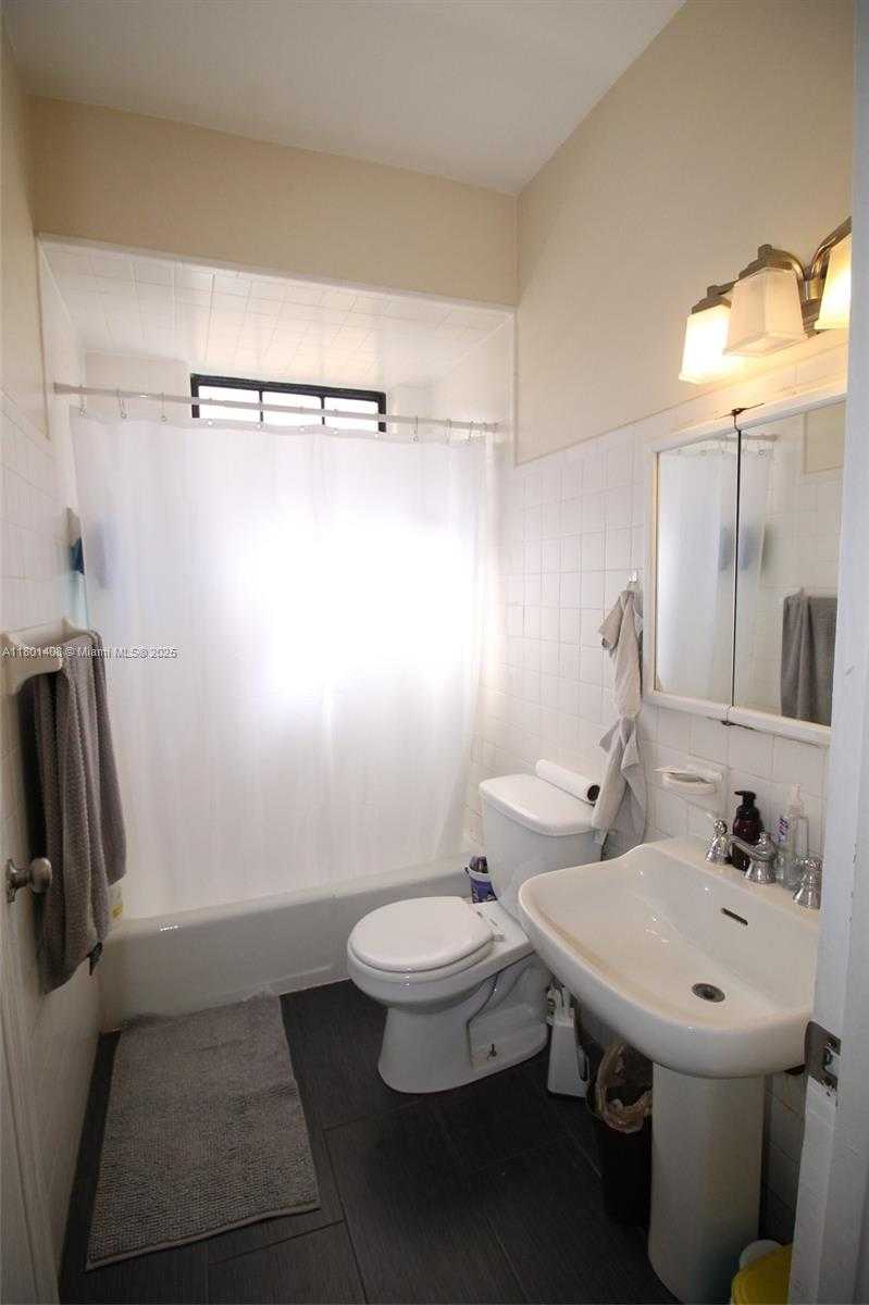 Small Image of 817 LORCA ST, Coral Gables Number 22